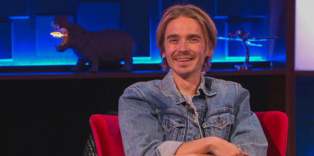 7:40 PM: Richard Osman's House of Games (S6 E25) (S6) | Dave | 2/6 2026