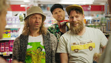 Sommaren med släkten (S5 E1)