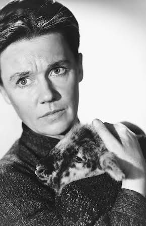Jeanette Nolan as 