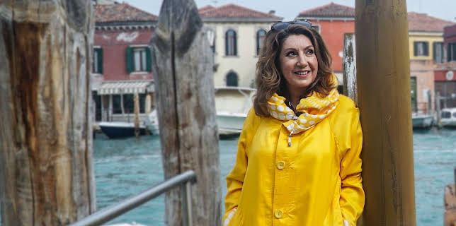 2:00 AM: Jane McDonald's Weekends Away (S1 E1) (S1) | 5 Select | 11/7 2025