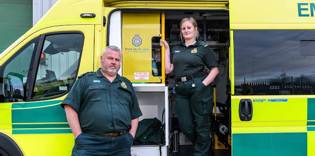 12:10 AM: 999: On the Front Line | More 4 | 12/4 2025