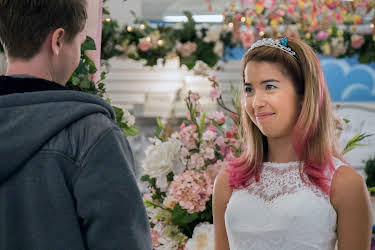 19:40: Superstore (S1 E8) (S1) | Viasat Series | 4/30 2026