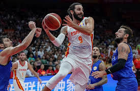 La Familia: Overtime. “El relevo” (2019)