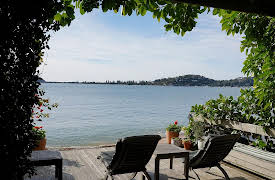 Off The Grid On The Beach, Season 1: Cityscapes to Outback Estates