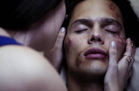 En Tierras Salvajes season-1: En Tierras Salvajes Capítulo 23