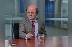 Alternatino with Arturo Castro Season 1: La Pulga