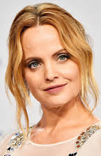 Mena Suvari como 
