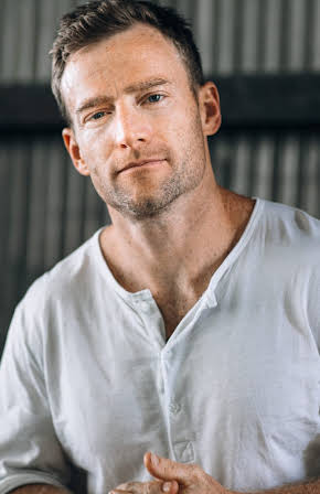 Toby Levins as Vince
