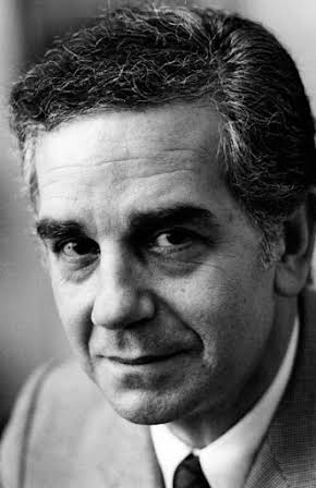 Riccardo Cucciolla as 