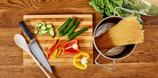 06:00: Kitchen Boss (S2 E40) (S2) | TLC | 2/8 2026