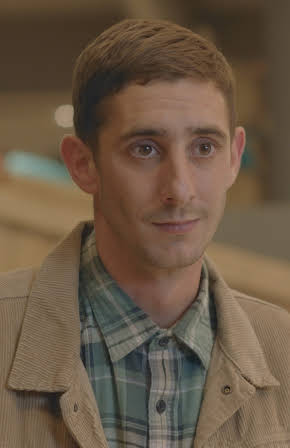 Enric Auquer as 