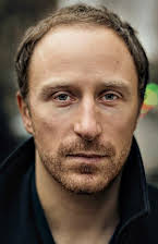 Etienne Guillou-Kervern como Maître de centrale