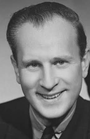 Bud Abbott as 