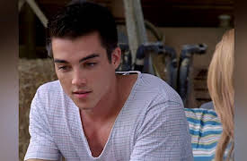 Alien Surf Girls, Season 1: Crushed