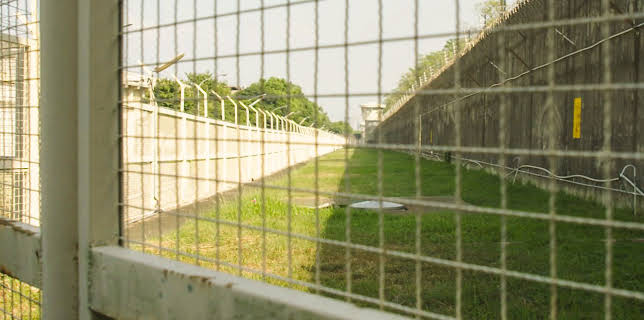 1:15 AM: Behind Bars: World's Toughest Prisons (S4 E3) (S4) | Paramount | 11/9 2025