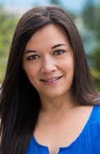 Angela Quinn som Ephrina