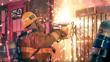 04:35: First on the Scene (S1 E9) (S1) | Viasat 4 | 4/5 2026