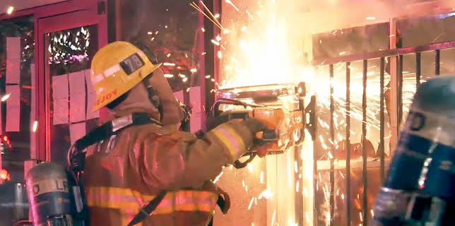 03:55: First on the Scene (S1 E9) (S1) | TV10 | 8/11 2025