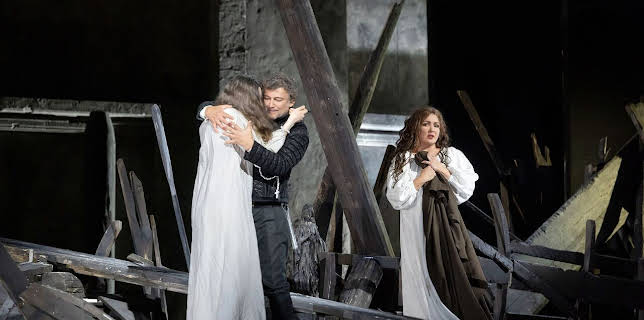 23:45: Ponchiellis "La Gioconda" in Neapel | Arte | 2/28 2026