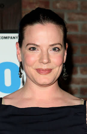 Danielle Skraastad as Bride Suzanne