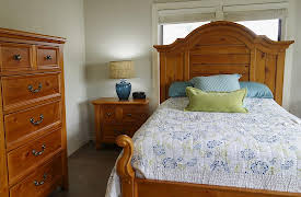 Lakefront Bargain Hunt, Season 1: A Lone Star Lakehome