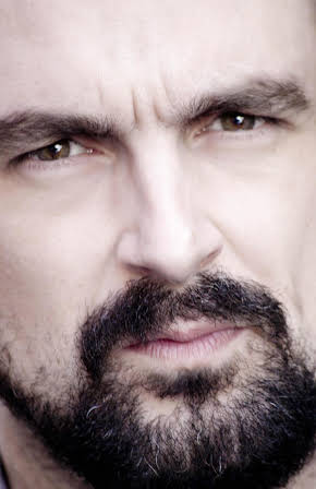 Nacho Vigalondo as 
