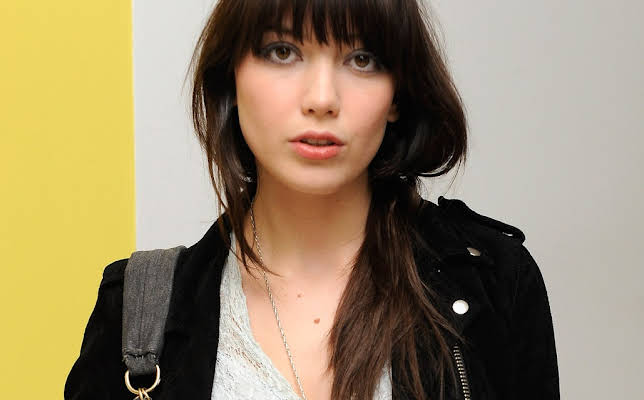 Daisy Lowe