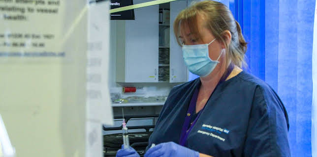 8:00 PM: Casualty 24/7: Every Second Counts (S6 E17) (S6) | 5 Star | 11/19 2025