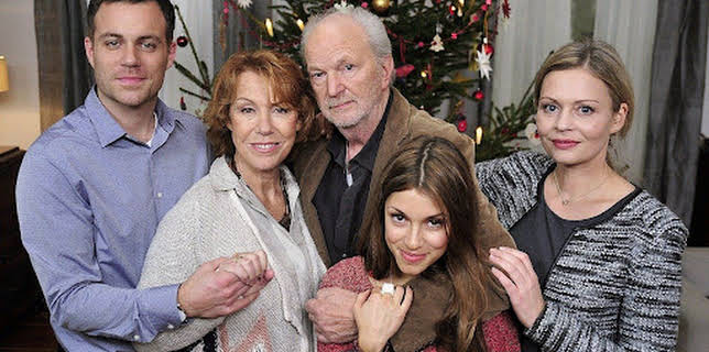 01:15: Alle unter eine Tanne | SWR Fernsehen RP | 12/21 2025