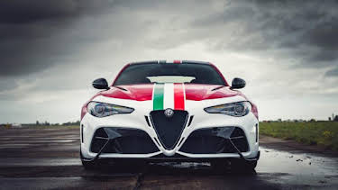 9:00 PM: Supercar Showroom (S1) | Discovery Channel | 8/6 2026
