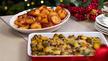 9:25 AM: John and Lisa's Weekend Kitchen (S10 E8) (S10) | ITV | 12/20 2025