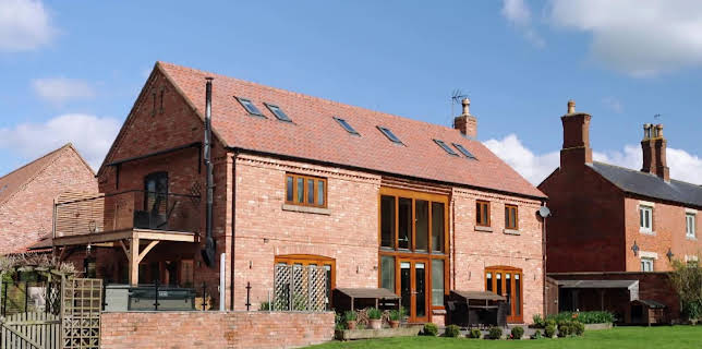 20:00: En plats på landet (S31 E7) (S31) | TV8 | 10/15 2025