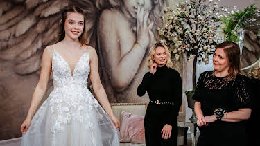 04:55: Say Yes to the Dress Lancashire (S3 E6) (S3) | TLC | 4/10 2026