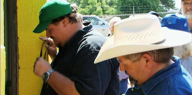 21:30: Storage Wars: Texas (S6 E1) (S6) | TV10 | 12/18 2025