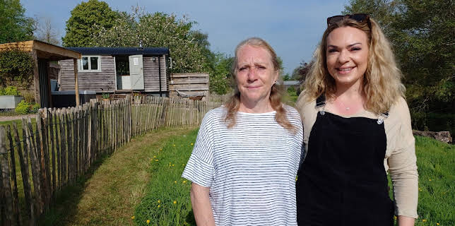 3:20 PM: Four in a Bed | Channel 4 | 12/31 2025