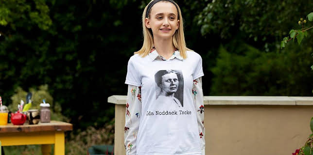 10:10 AM: So Awkward (S5) | CBBC | 11/2 2025