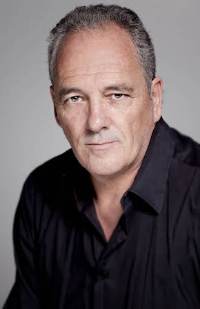 Carlos Olalla as 