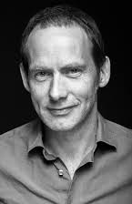 Morgan Symes som Lawyer