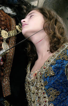 Lola Créton as 