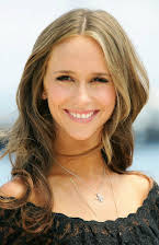 Jennifer Love Hewitt as 