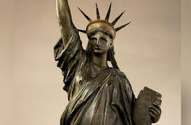 Experiencing America: A Smithsonian Tour through American History: Immigrant Dreams and Immigrant Struggles