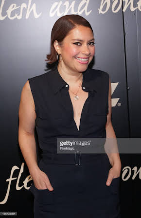 Vanessa Aspillaga as 