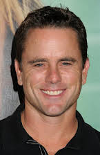 Charles Esten som 