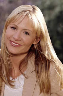 11:30: Sue Thomas: el ojo del FBI (T2): Ep.9 El jugador | AXN | 1/26 2026