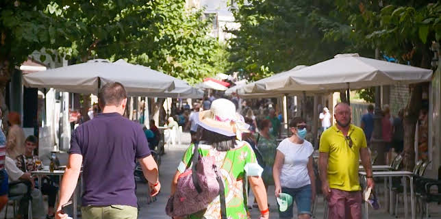 9:00 AM: Bargain-Loving Brits in the Sun (S8 E22) (S8) | 5 Star | 3/2 2026