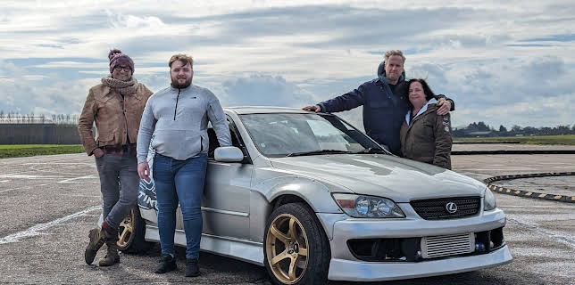 5:55 PM: Car S.O.S | More 4 | 1/9 2026