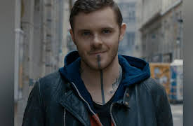 Woke (Les Engagés): Discovering