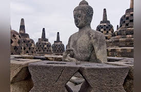 30 Masterpieces of the Ancient World: Borobudur-Ancient Buddhist Stupa
