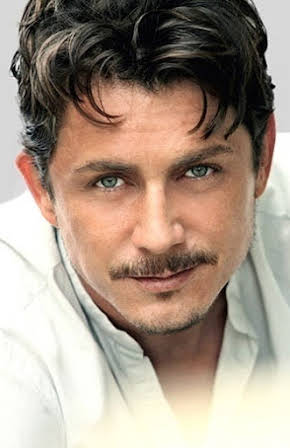 Petrônio Gontijo as 