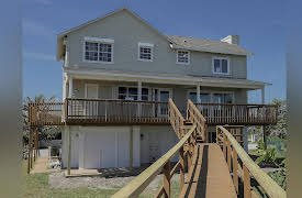 Beach Hunters, Season 1: Hunt for Melbourne Beach Home